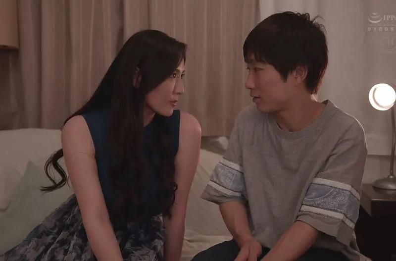 Gã chồng lạnh nhạt, người vợ uống rượu rồi địt trộm với cậu học sinh trẻ